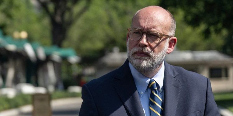 Senators push back against Vought’s call for more partisan spending process